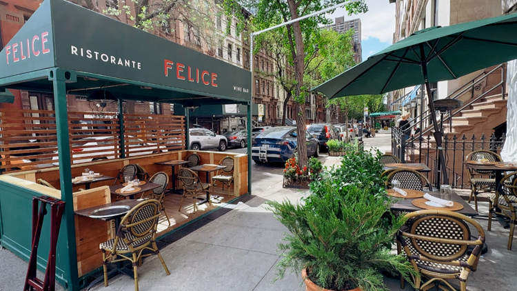 Outdoor Dining Photo